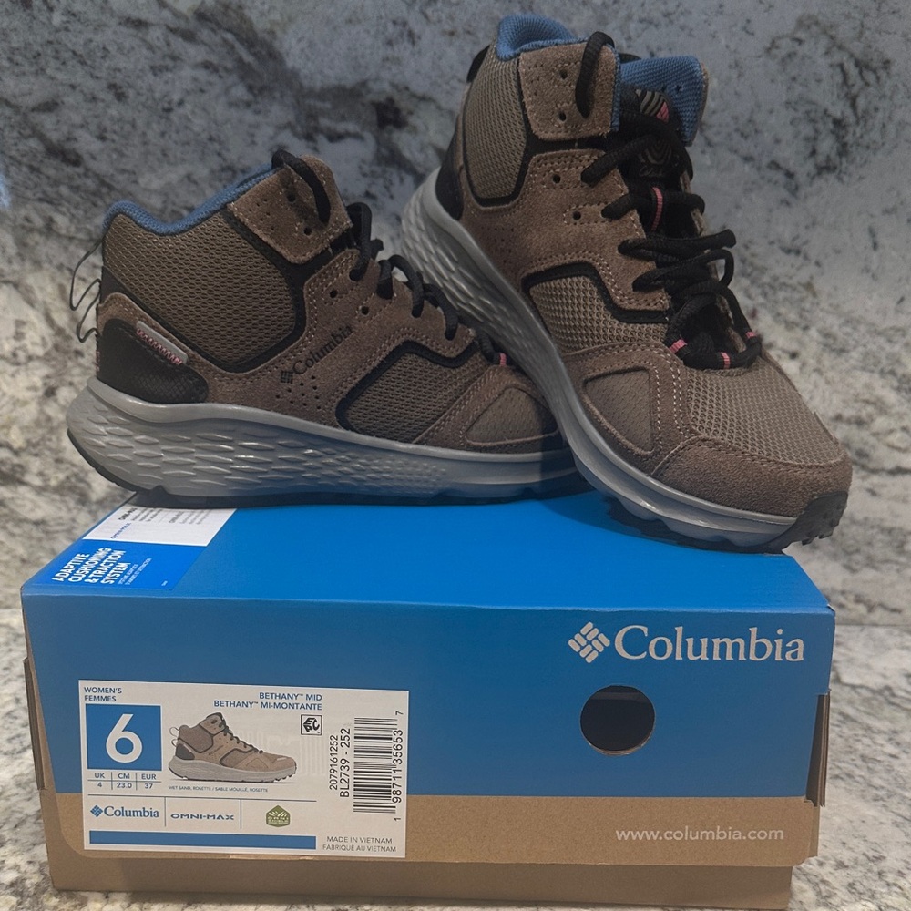 Columbia Women's Lace-Up Mid Boots Brown with Blue Accent